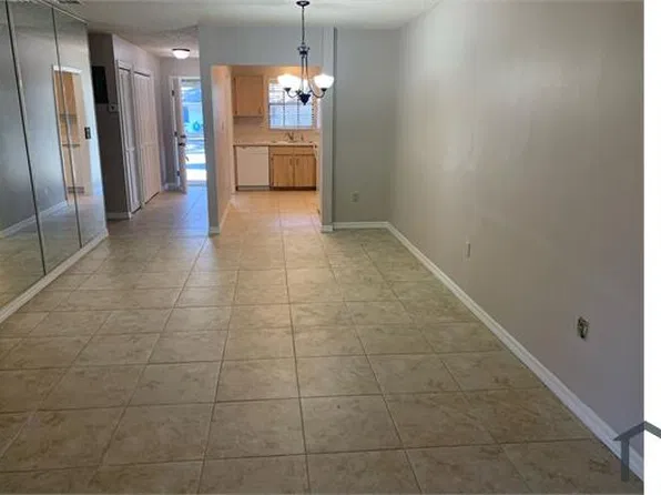 606 Park St, Eustis, FL 32726