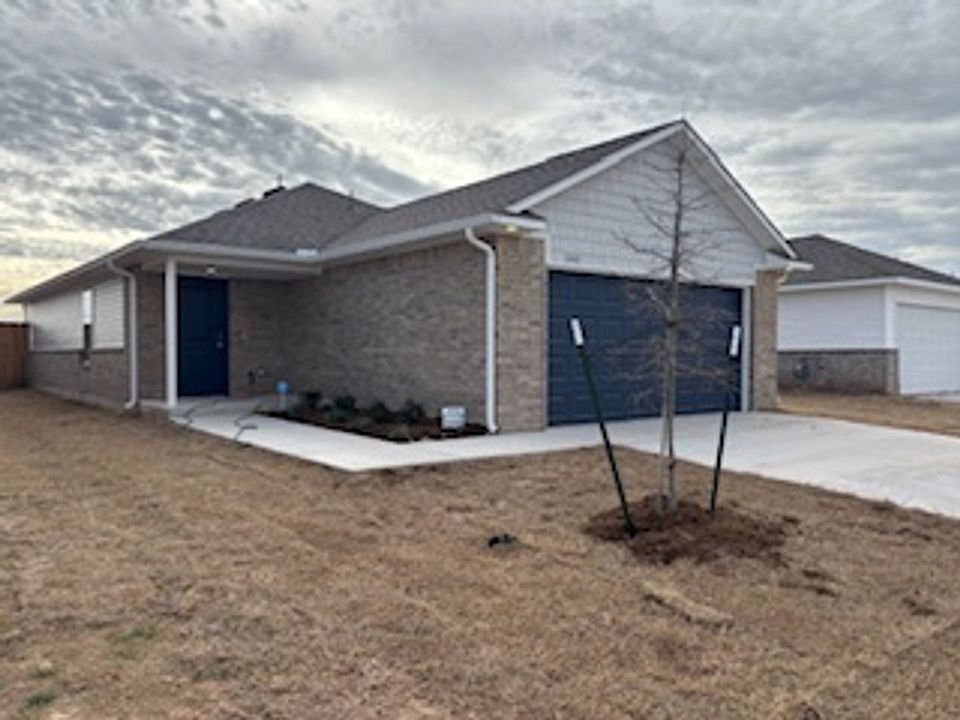 1st image of 2112 SE 90th St