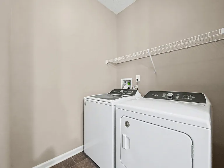 1304 Freedom Dr — Photo 25