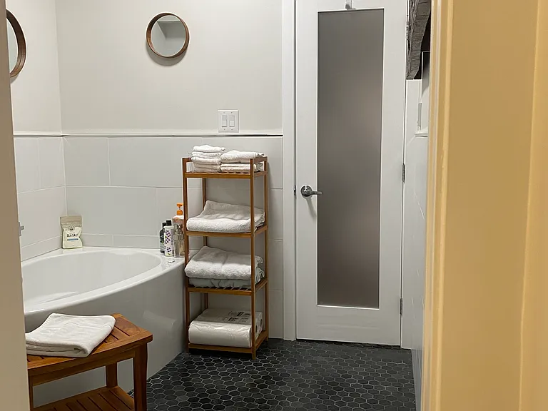 First-floor wet room jetted tub