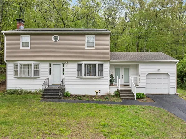 21 Lincoln Drive, Ledyard, CT 06335