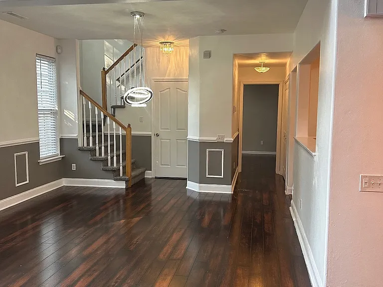 827 Mission Ave — Photo 7