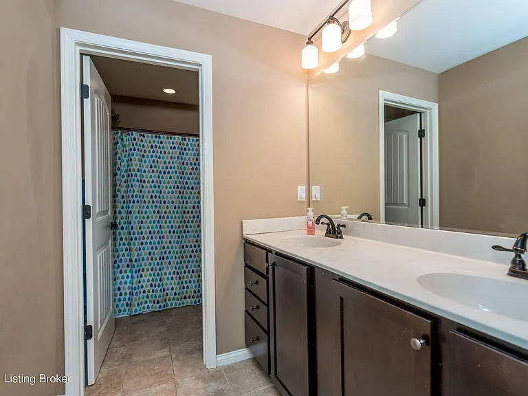 4007 Emerald Spring Pl — Photo 19