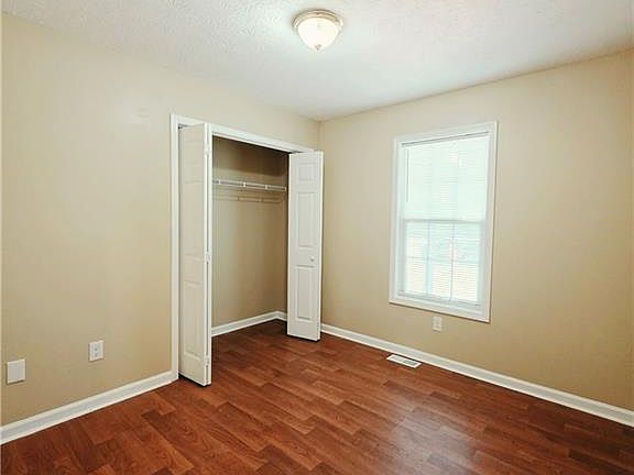 5th image of 186 S Red Oak Way
