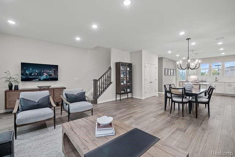 25335 Tolstoy Trl, photo 12