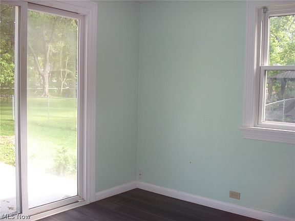 5th image of 6659 Oakdale Rd