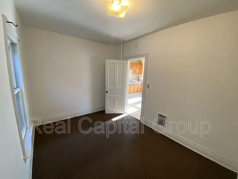 408 Woodlawn Ave #2 — Photo 12