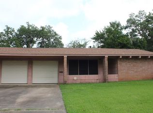 509 Wisteria St, Lake Jackson, TX 77566
