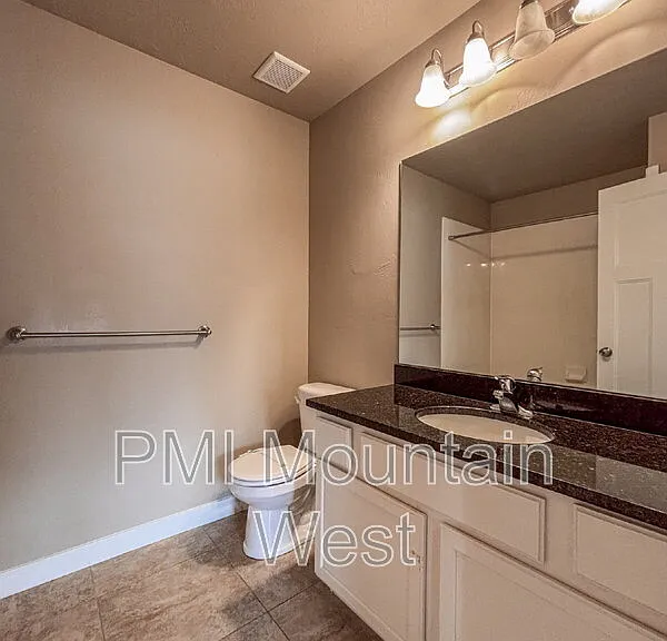420 N Main St #29 — Photo 29