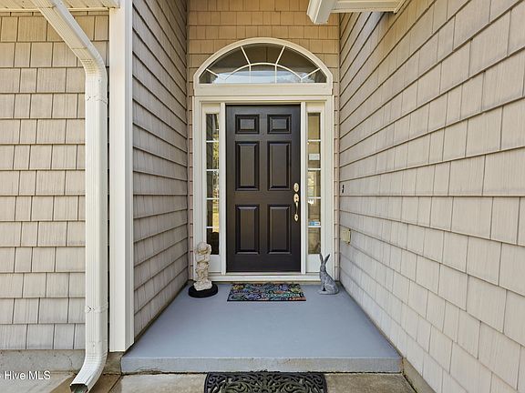 2nd image of 1630 Village Point Road SW