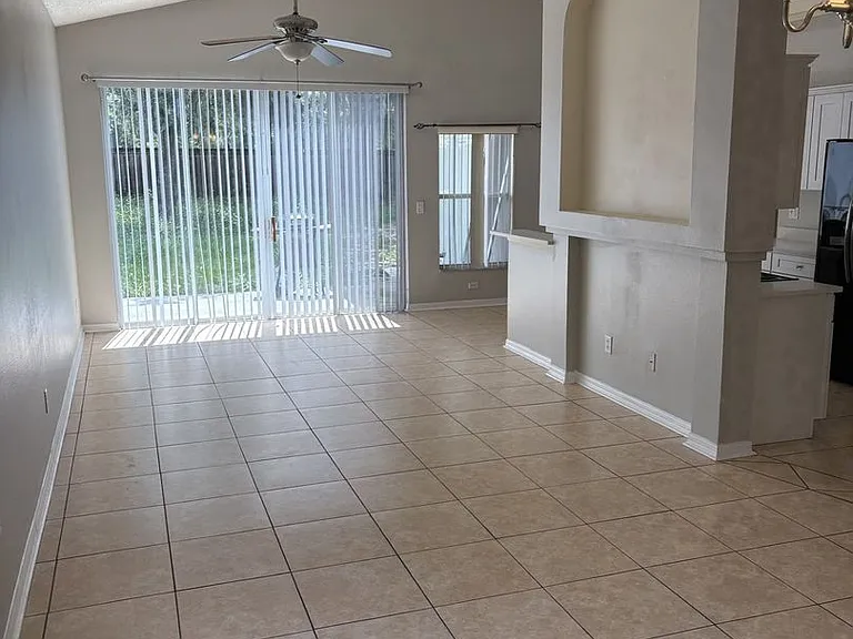 2033 Kaylas Ct — Photo 3
