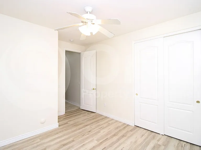2451 E Honeysuckle Pl — Photo 11
