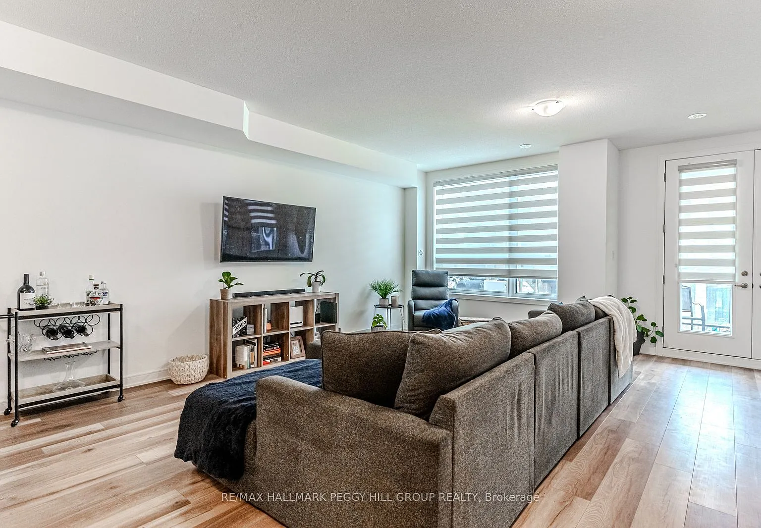 2 bed, $2,550 — Photo 2