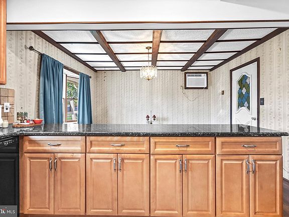 4th image of 58 Nearwood Ln