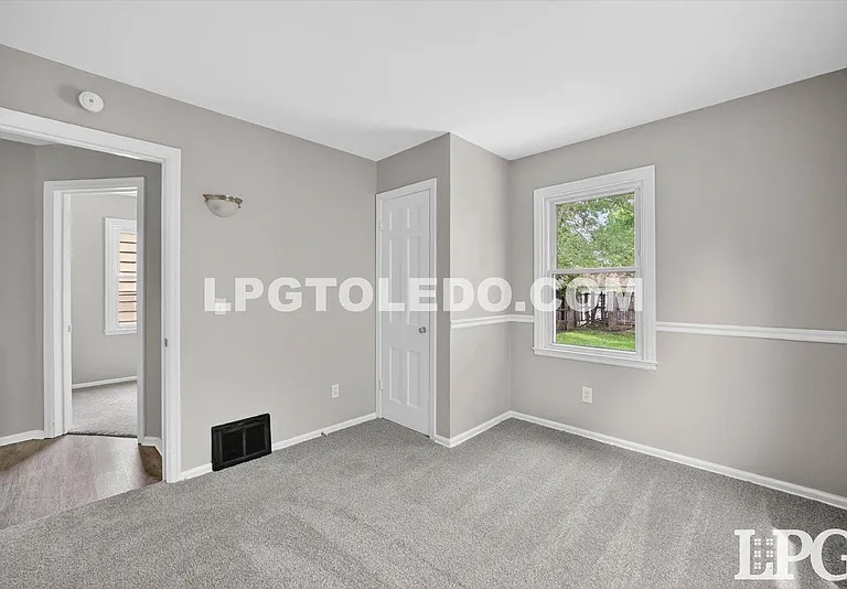 4406 Asbury Dr — Photo 19
