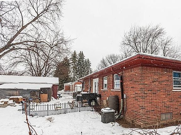 4th image of 1268 Jeffery St