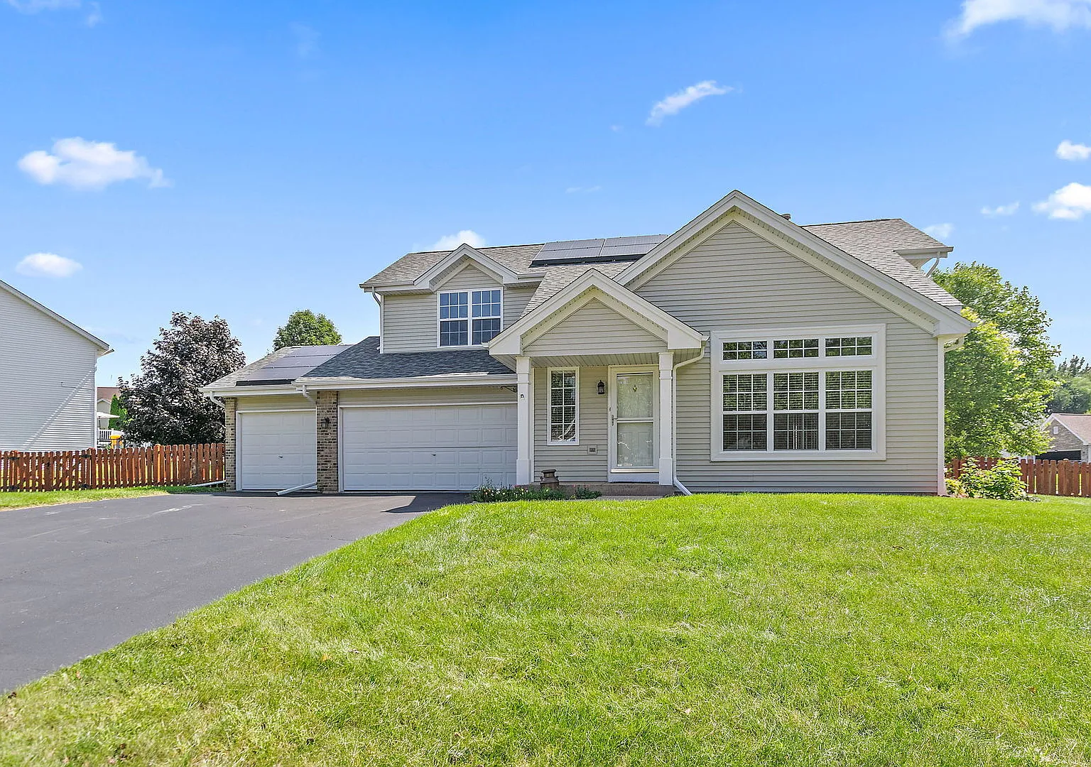3 bed, 1.5 bath, 2000 sqft, $2,650 — Photo 1