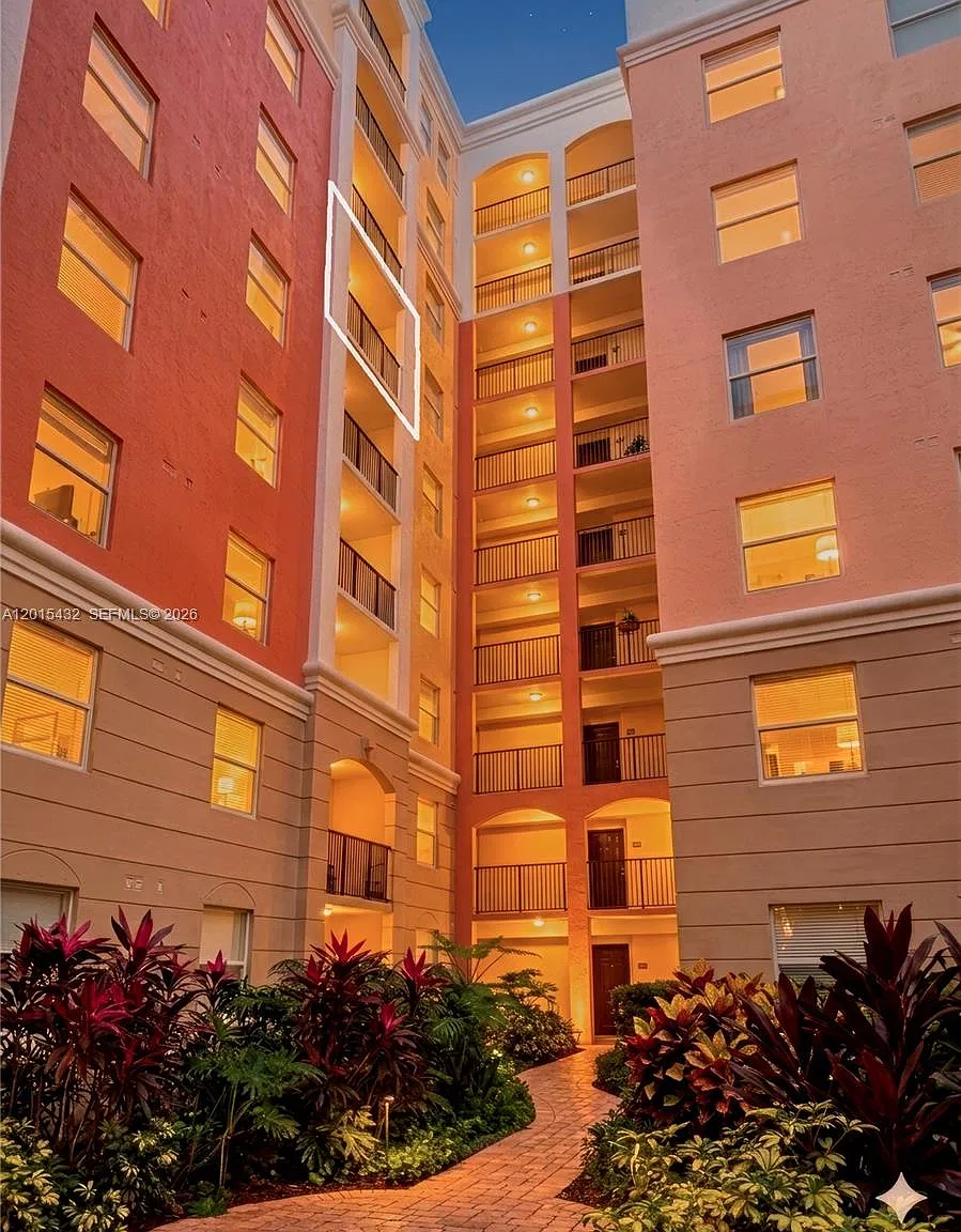 Porto Bellagio Condo — Photo 4
