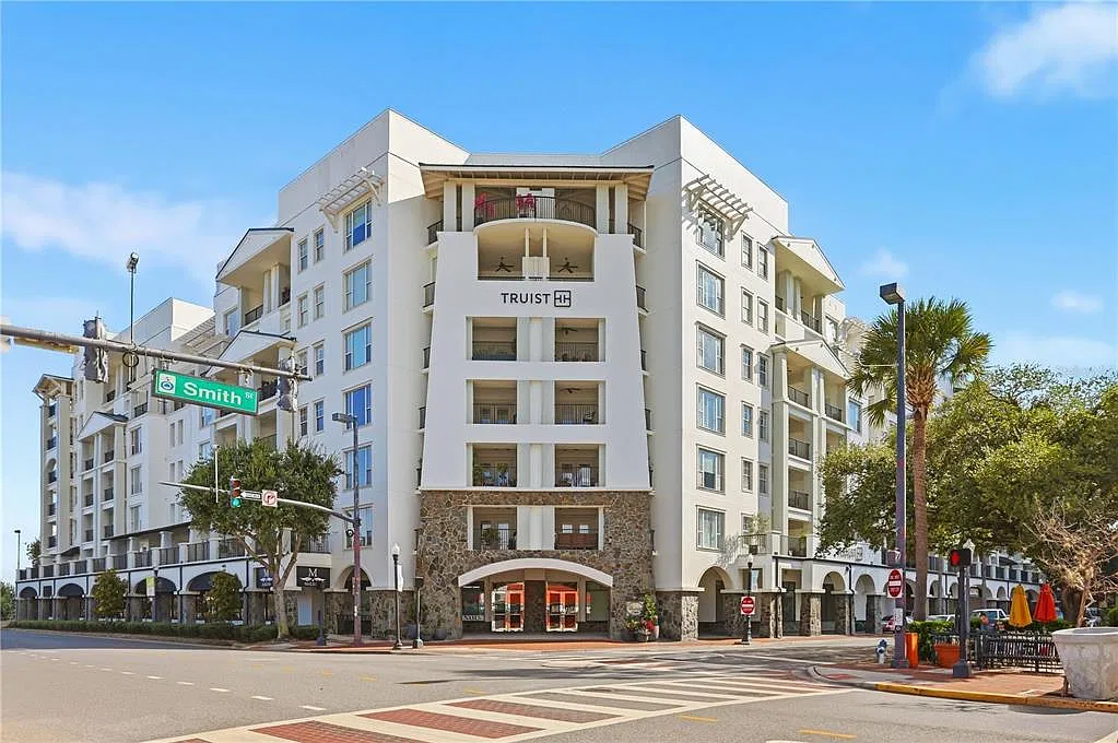 2 bed, 2.0 bath, 1359 sqft, $2,900 — Photo 1