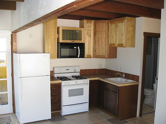 5th image of 3319 Menlo Ave #C