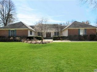 6 Lynridge Ln, Huntington, NY 11743