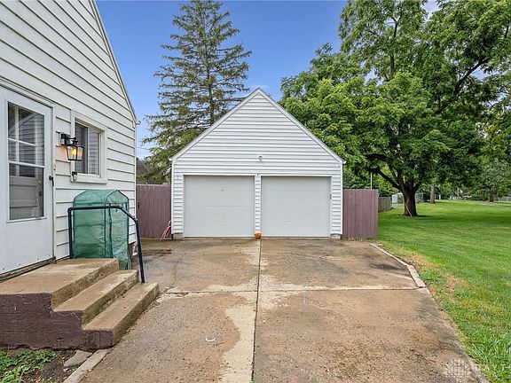 4th image of 2125 Craig Dr
