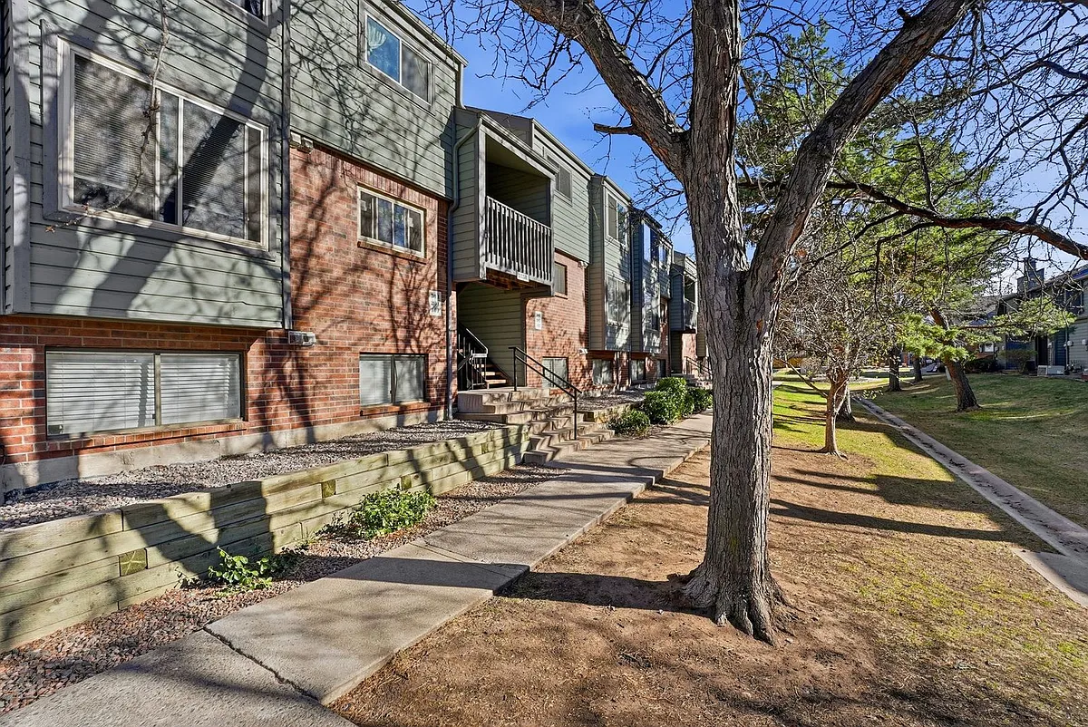 Building Photo - 3558 S Depew St #202