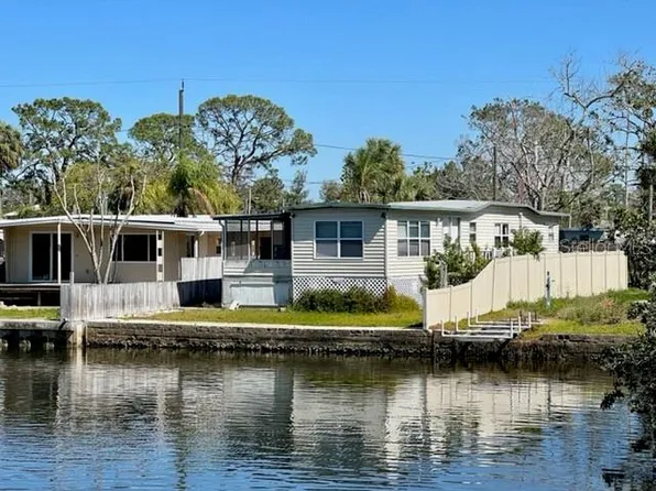 6825 Edgewater Dr, New Port Richey, FL 34652
