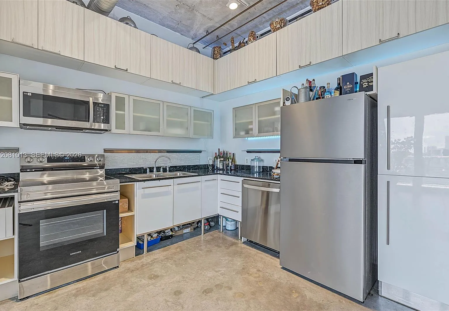 Neo Condo — Photo 4