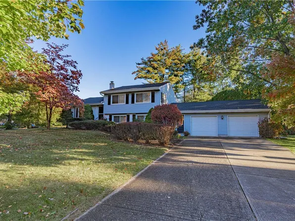 1584 Stoke Park Rd, Bethlehem, PA 18017