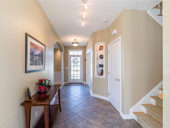 5th image of 2527 Candlewood Dr