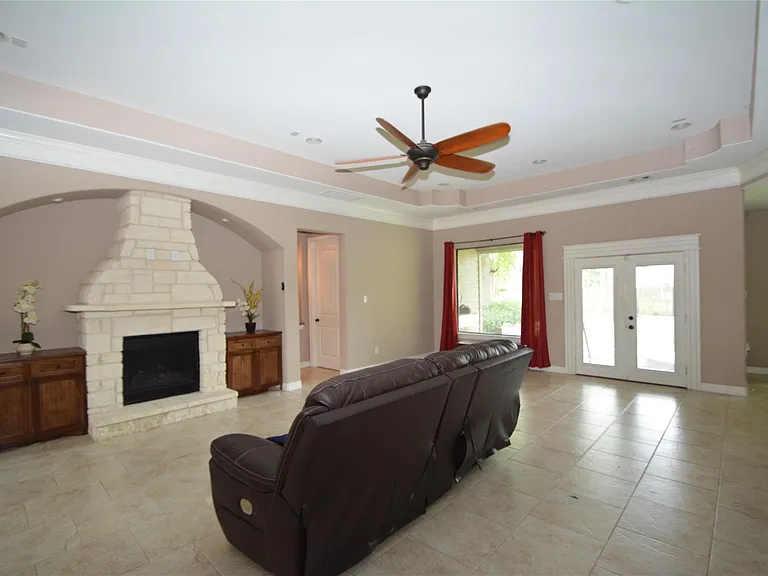 6510 Durango Dr — Photo 3