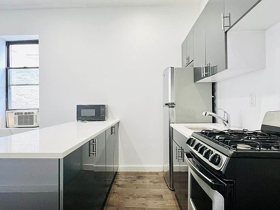 3rd image of 185 Mulberry St #22