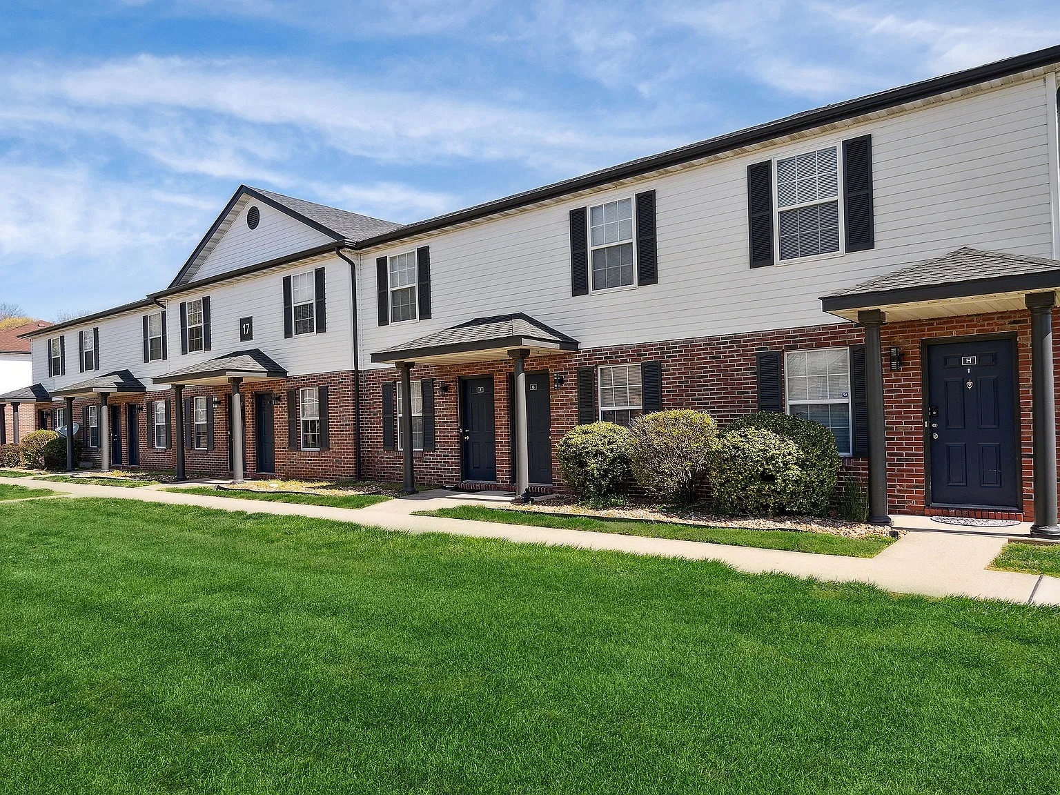 ReNew Edwardsville Apartment Collection — Photo 1