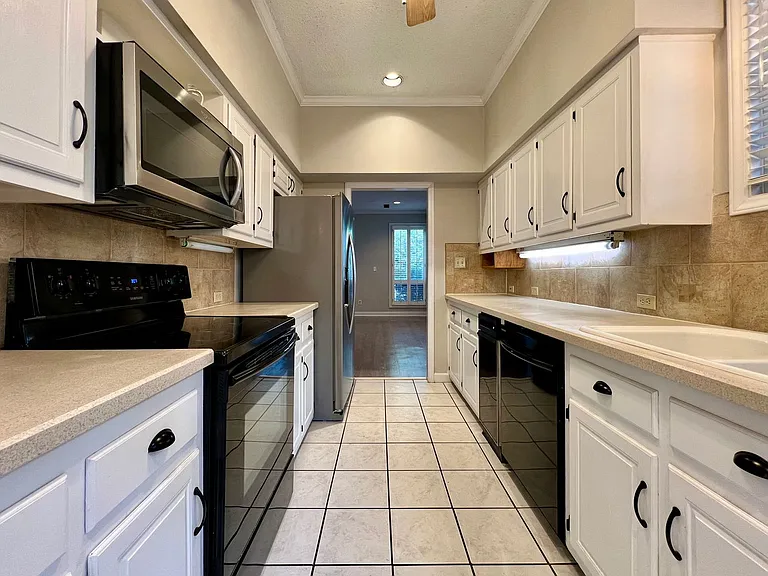 207 Forest View Ct — Photo 4