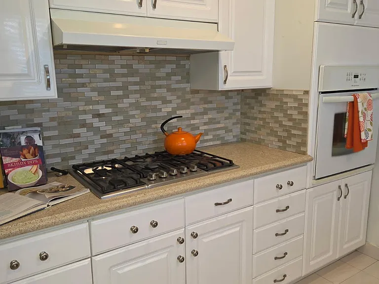 3514 S Burnside Ave — Photo 5