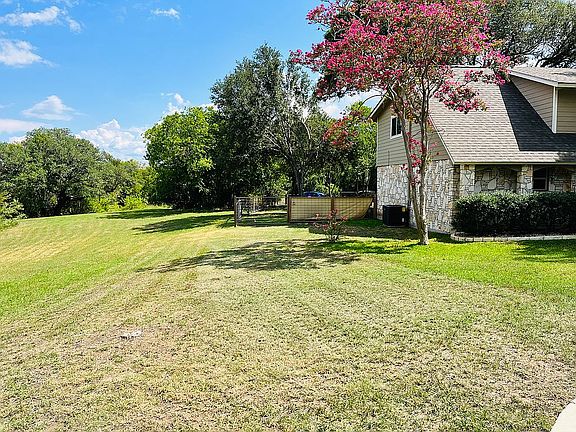 3rd image of 214 Park Village Ln