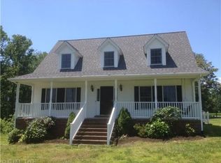 137 Waterfence Rd, Mattaponi, VA 23110