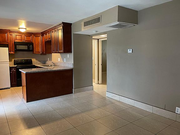 3rd image of 2742 Conejo Dr #2748