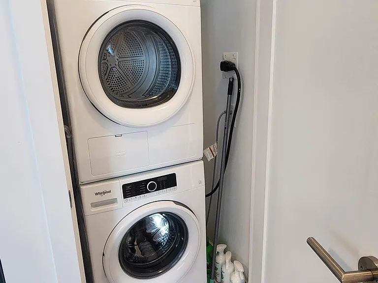 575 Bloor St E #2704 — Photo 14