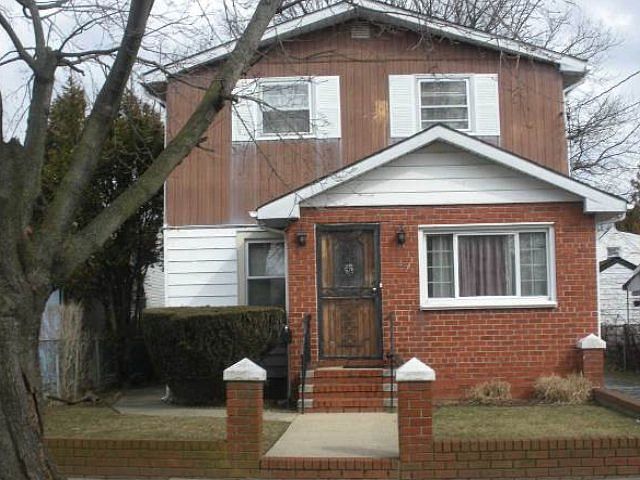 2nd image of 147 Belmont Ave