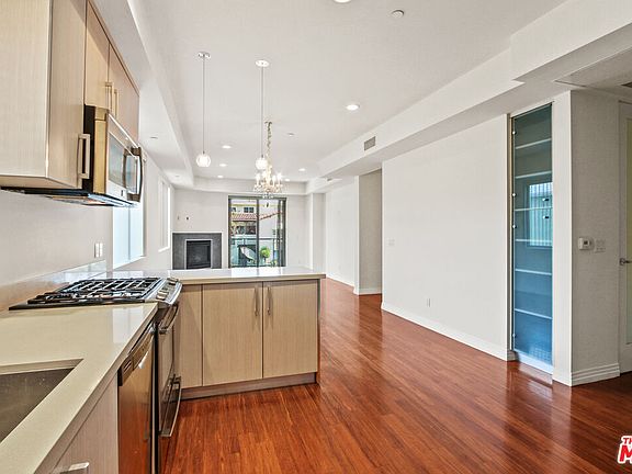 3rd image of 819 S Holt Ave APT 201