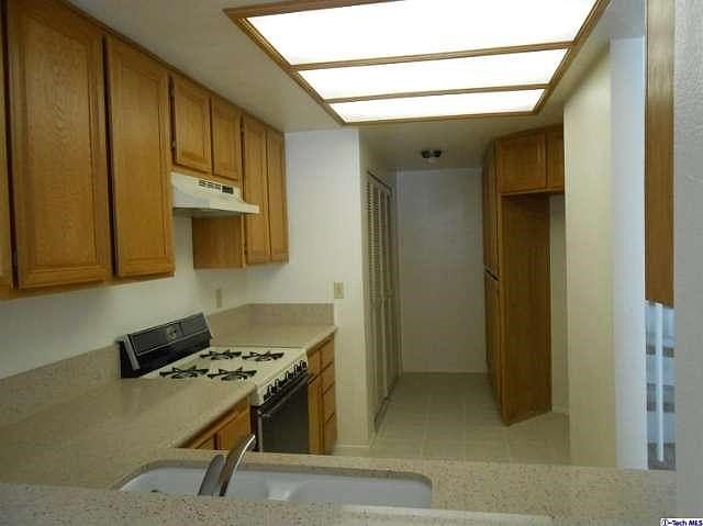 2nd image of 6644 Clybourn Ave Unit 72