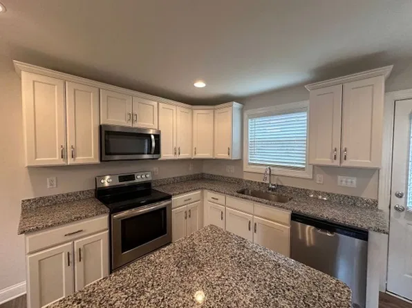 1106 13th Avenue Ct NE, Hickory, NC 28601