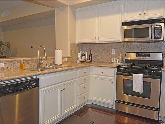 3rd image of 1 Lynde St