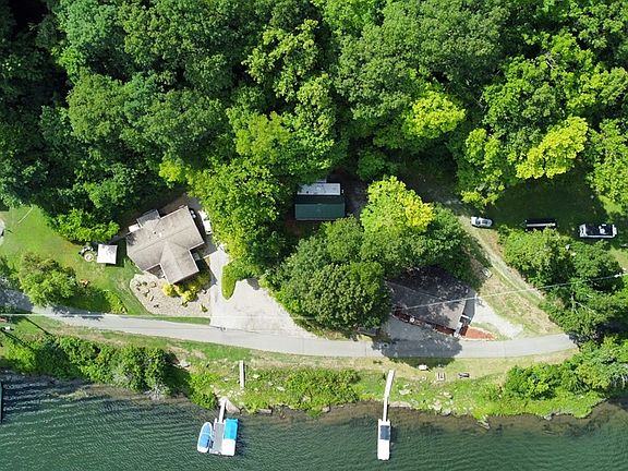 4th image of 180 Dockside Ln