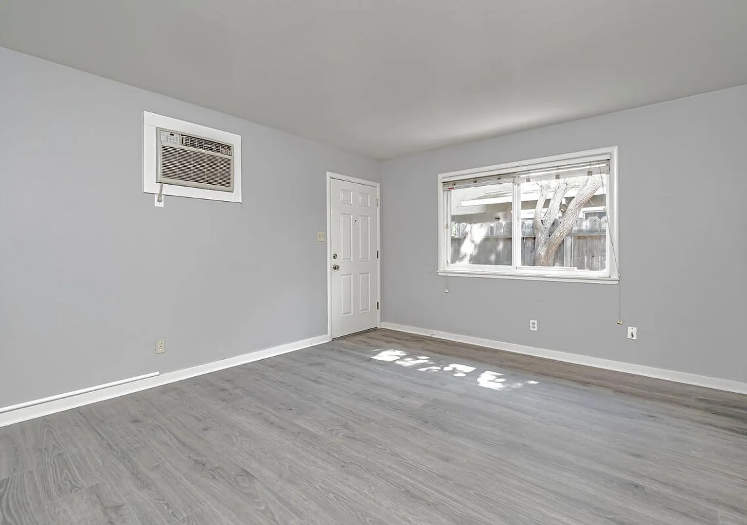 543 545 547 I Street — Photo 2