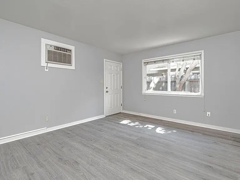543 545 547 I Street — Photo 2