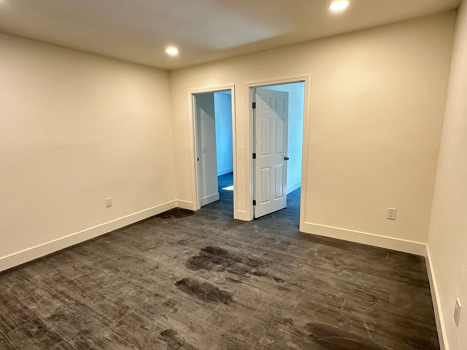 3 bed, 800 sqft, $2,750 — Photo 2