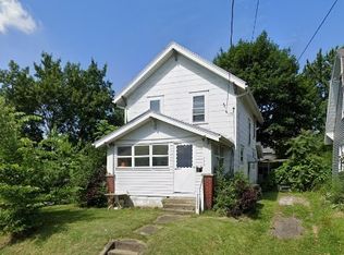 936 Rowe St, Akron, OH 44306